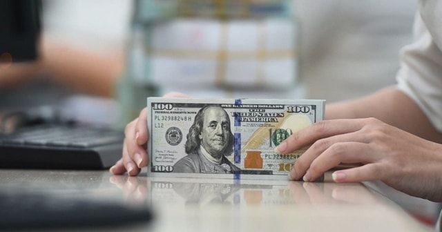Ngày 21/8: Ngân hàng Nhà nước tiếp tục tăng tỷ giá, giá USD ngân hàng