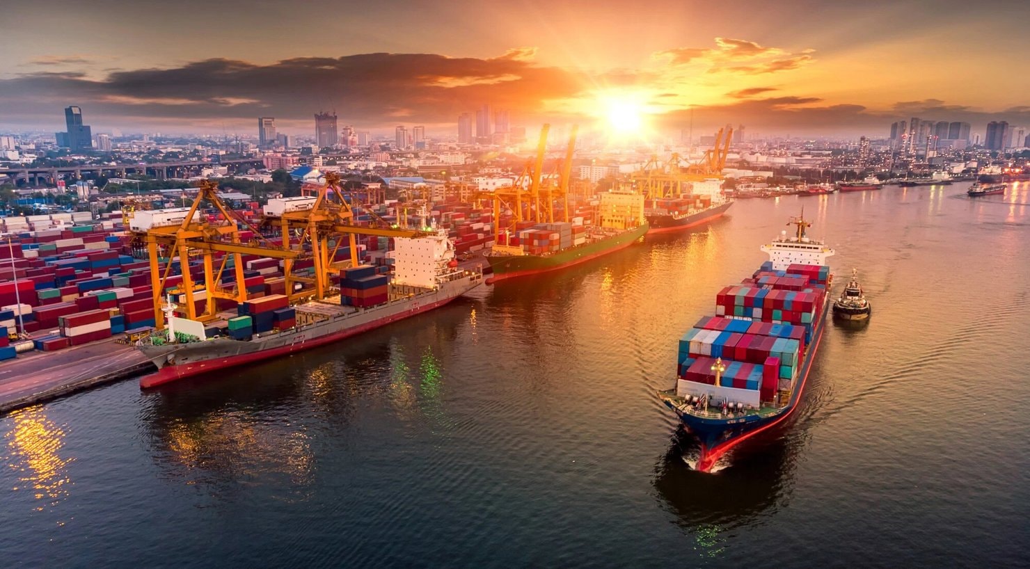 Cán cân thương mại tháng 8/2025: Xuất khẩu giảm mạnh
