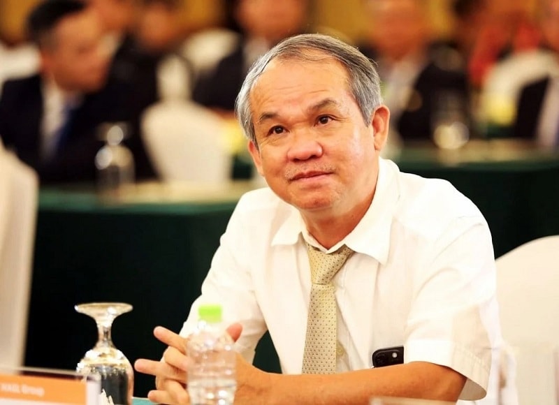 Con trai bầu Đức lần đầu lộ diện, đăng ký mua 27 triệu cổ phiếu HAG - CafeLand.Vn