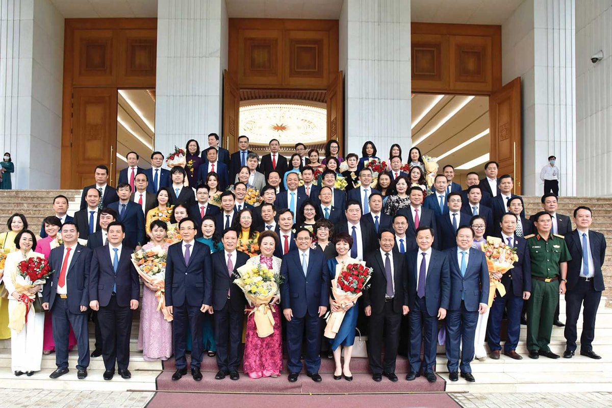 Thủ tướng Phạm Minh Chính với các doanh nghiệp, doanh nhân tiêu biểu nhân dịp Ngày Doanh nhân Việt Nam 13_10