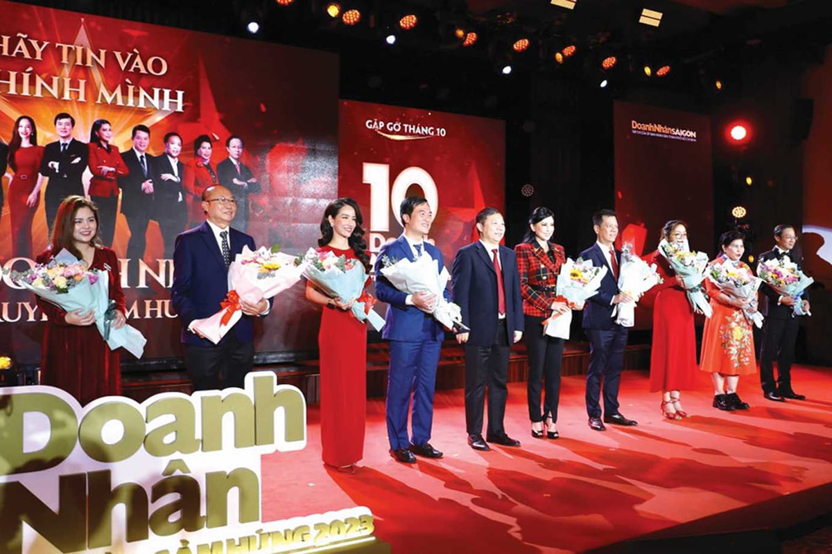 Top 10 doanh nhân truyền cảm hứng năqm 2023 do Tạp chí Doanh Nhân Sài Gòn tổ chức bình chọn