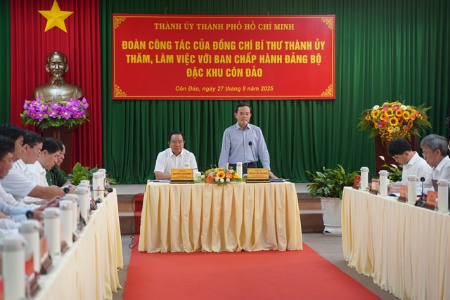 Bí thư Thành ủy TP.HCM Trần Lưu Quang làm việc với Ban Chấp hành Đảng bộ đặc khu Côn Đảo- Ảnh 1.