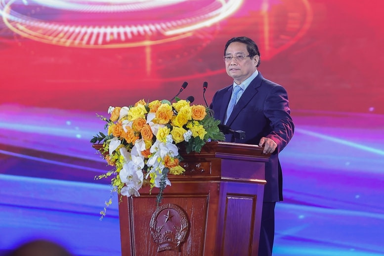 Trien lam thanh tuu Dat nuoc - TT Pham Minh Chinh