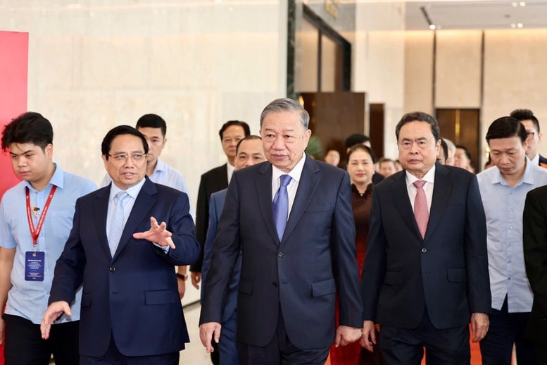 Trien lam thanh tuu Dat nuoc
