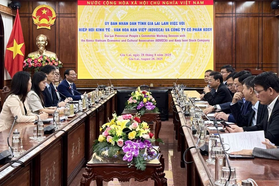 Quang cảnh buổi làm việc. Ảnh: Hoàng Thảo