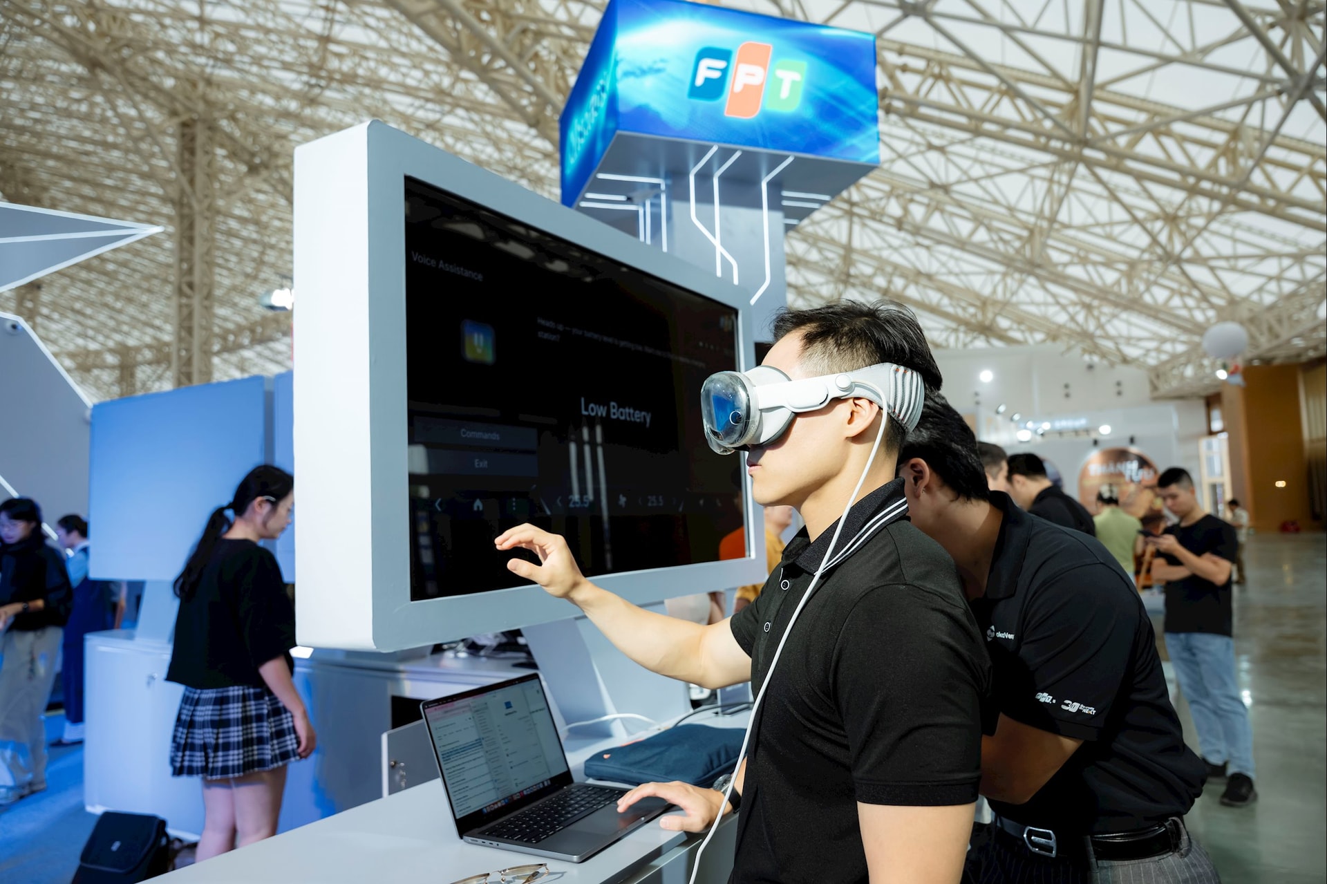 Showcase trải nghiệm sản phẩm akaVerse_ Công nghệ AR_VR và Scan 3D Laser