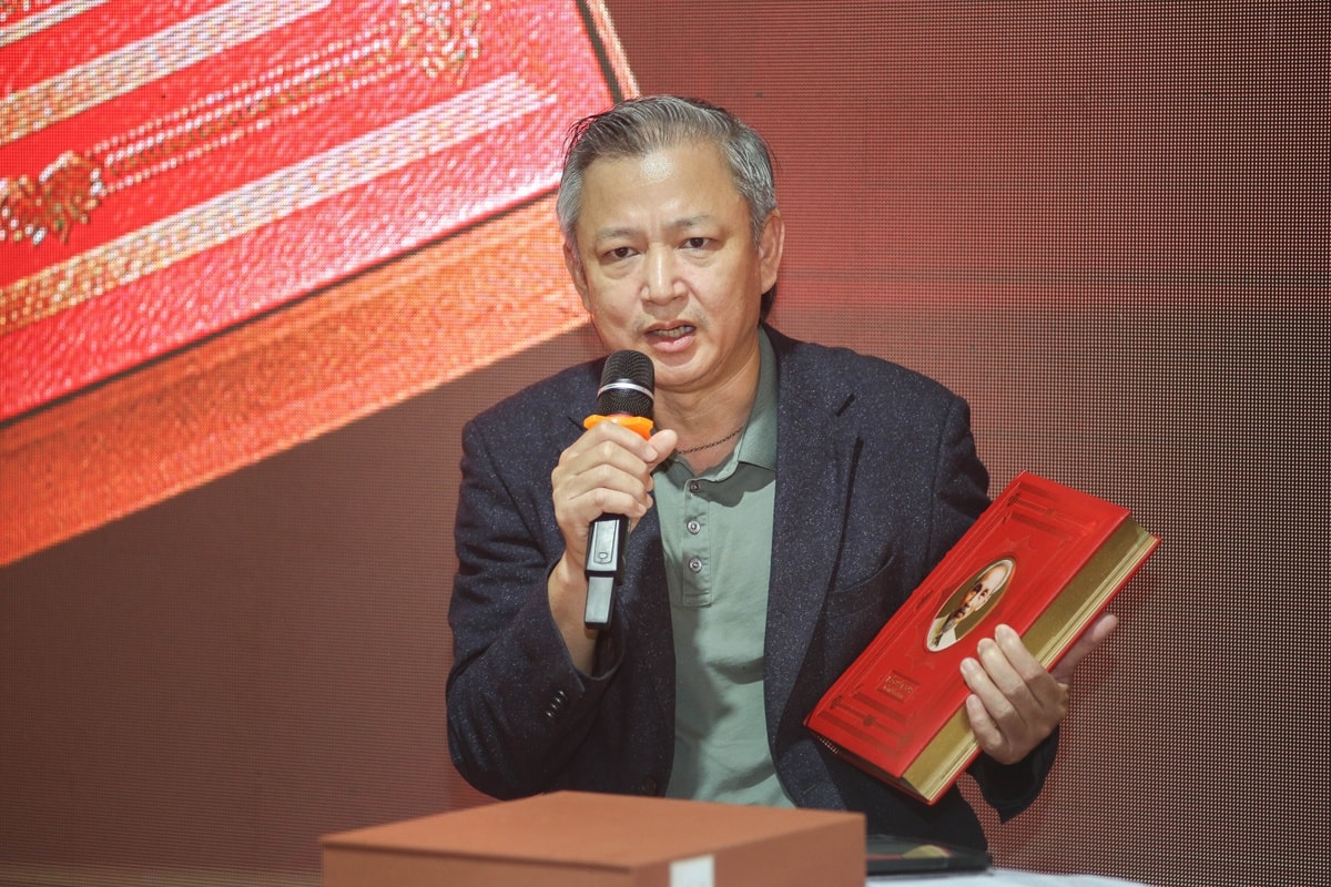 Dong A, sach Dong A, Ho Chi Minh, ky niem quoc khanh, 80 nam dat nuoc anh 3