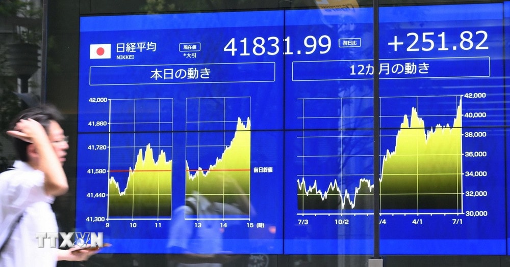 Chỉ số Nikkei 225 đóng cửa cao kỷ lục trong phiên giao dịch 12/8 | Vietnam+ (VietnamPlus)