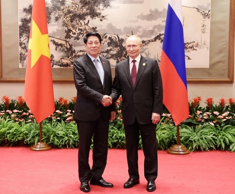 Chu-tich-nuoc-luong-cuong-tong-thong-nga-putin 1