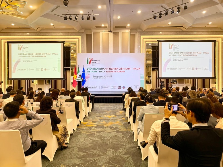 Dien dan DN Viet - Italia