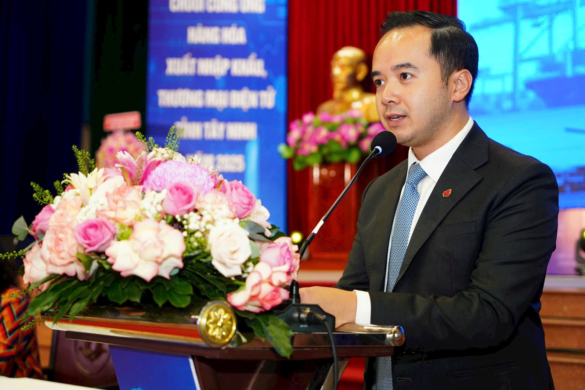 2.-mr-vo-quoc-huy-cha-ta-ch-ha-q.png