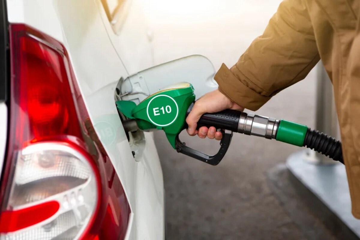 Xe đời cũ những năm 2000 không dùng được xăng E10: Sự thật là gì?