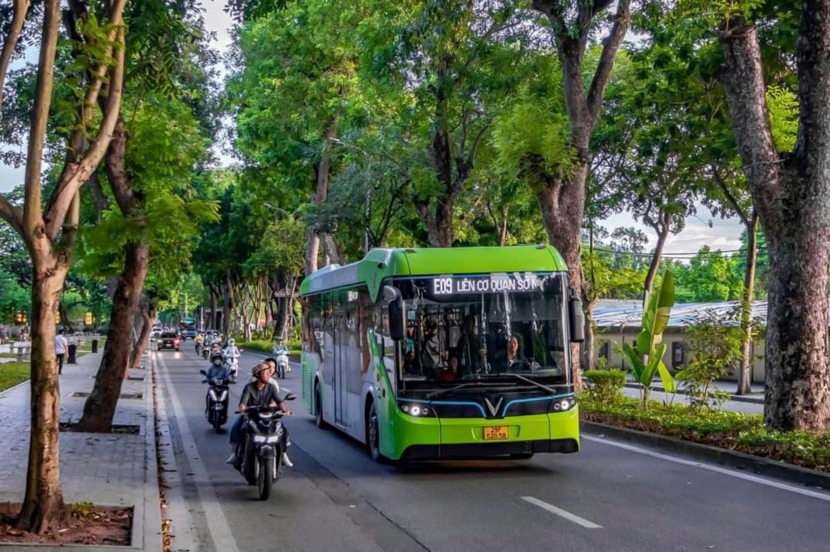 Hà Nội tăng tốc chuyển đổi giao thông xanh