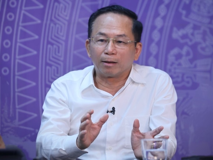 Phó tổng giám đốc EVN Nguyễn Xuân Nam trả lời tại tọa đàm, ngày 10/9. Ảnh: VGP