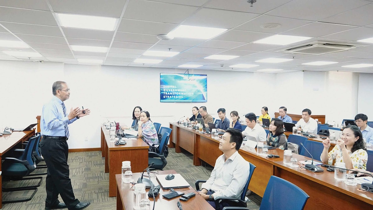 Một buổi đào tạo kỹ năng chuyển đổi chính phủ số cho lãnh đạo sở do TP.HCM tổ chức hồi cuối năm 2024