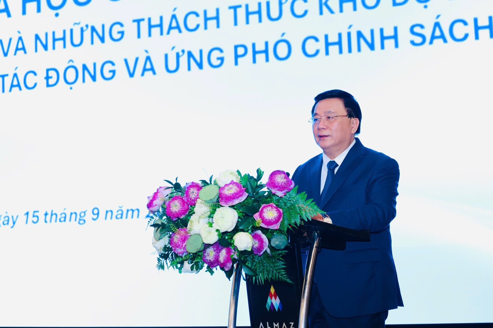 GS.TS Nguyễn Xuân Thắng phát biểu đề dẫn hội thảo