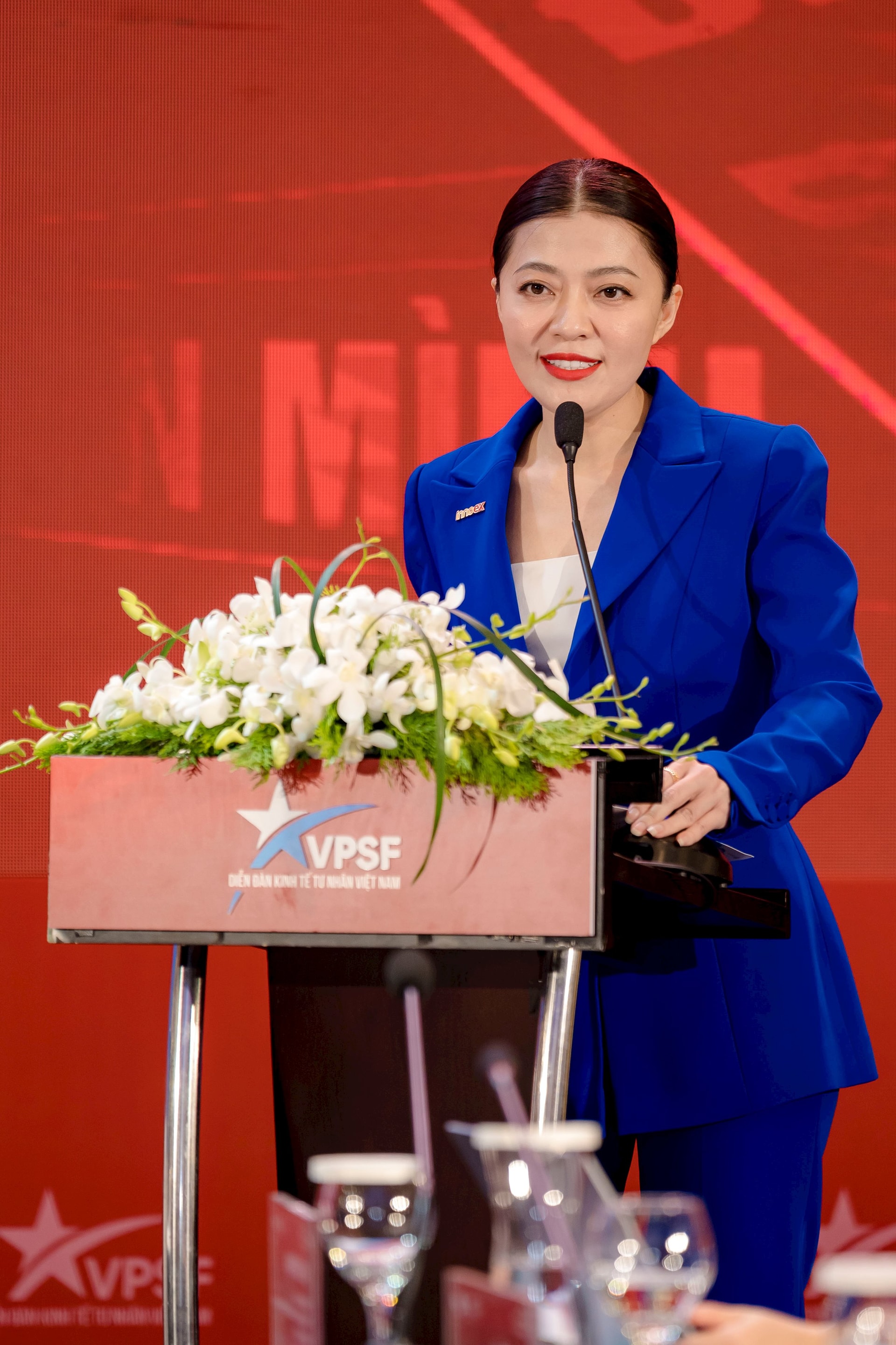 Bà Trương Lý Hoàng Phi phát biểu tại sự kiện