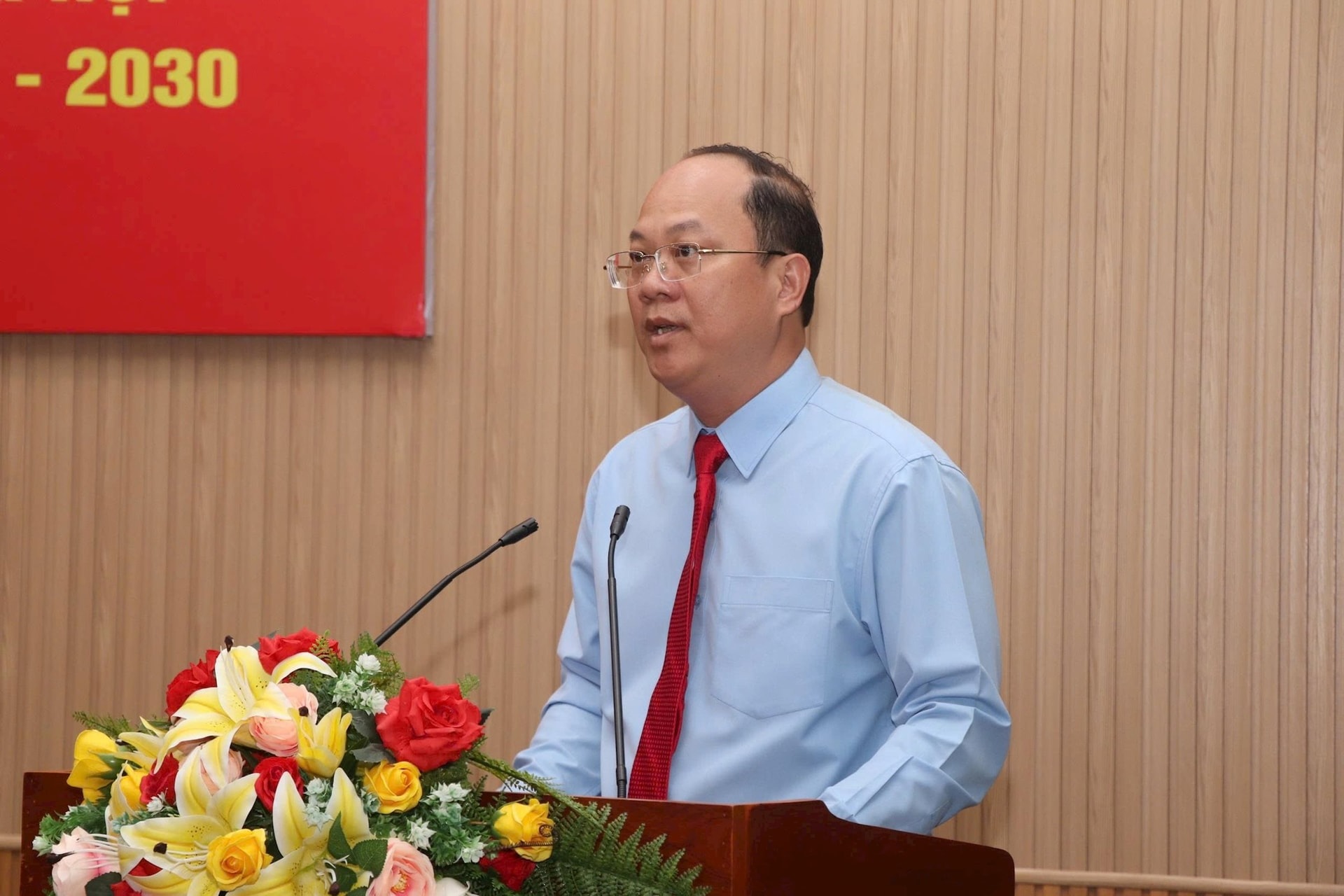 bi-thu-tinh-uy-cm.jpg