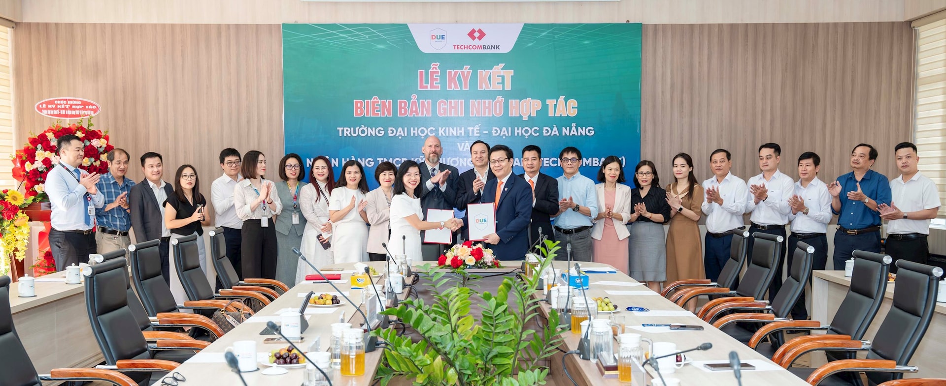 Lễ ký kết biên bản ghi nhớ hợp tác giữ Trường Đại học Kinh tế – Đại học Đà Nẵng và Ngân hàng TMCP Kỹ Thương Việt Nam