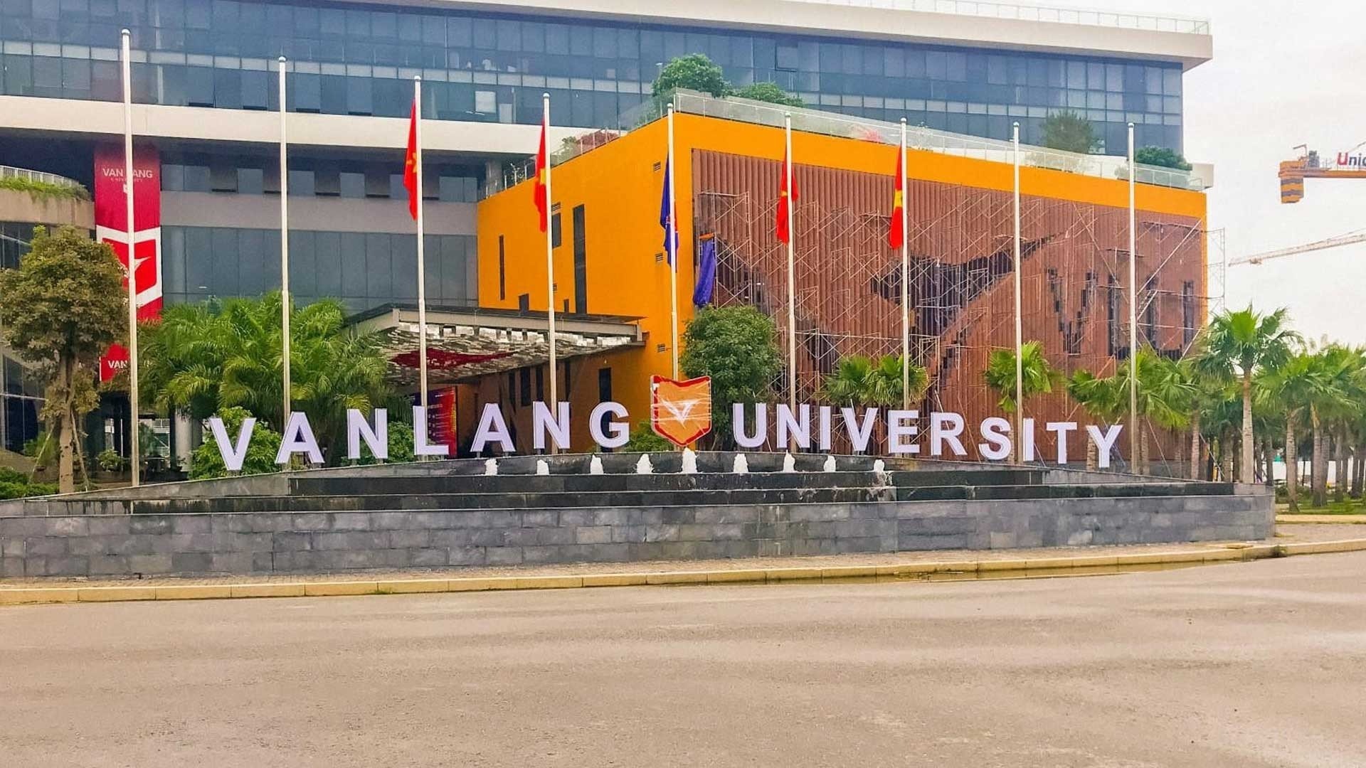 1920x1080hoc-phi-dai-hoc-van-lan.jpg