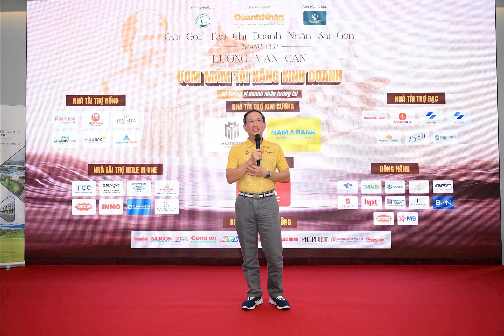 giai-golf-tap-chi-doanh-nhan-sai-gon-3-17596463512271980241835.jpg