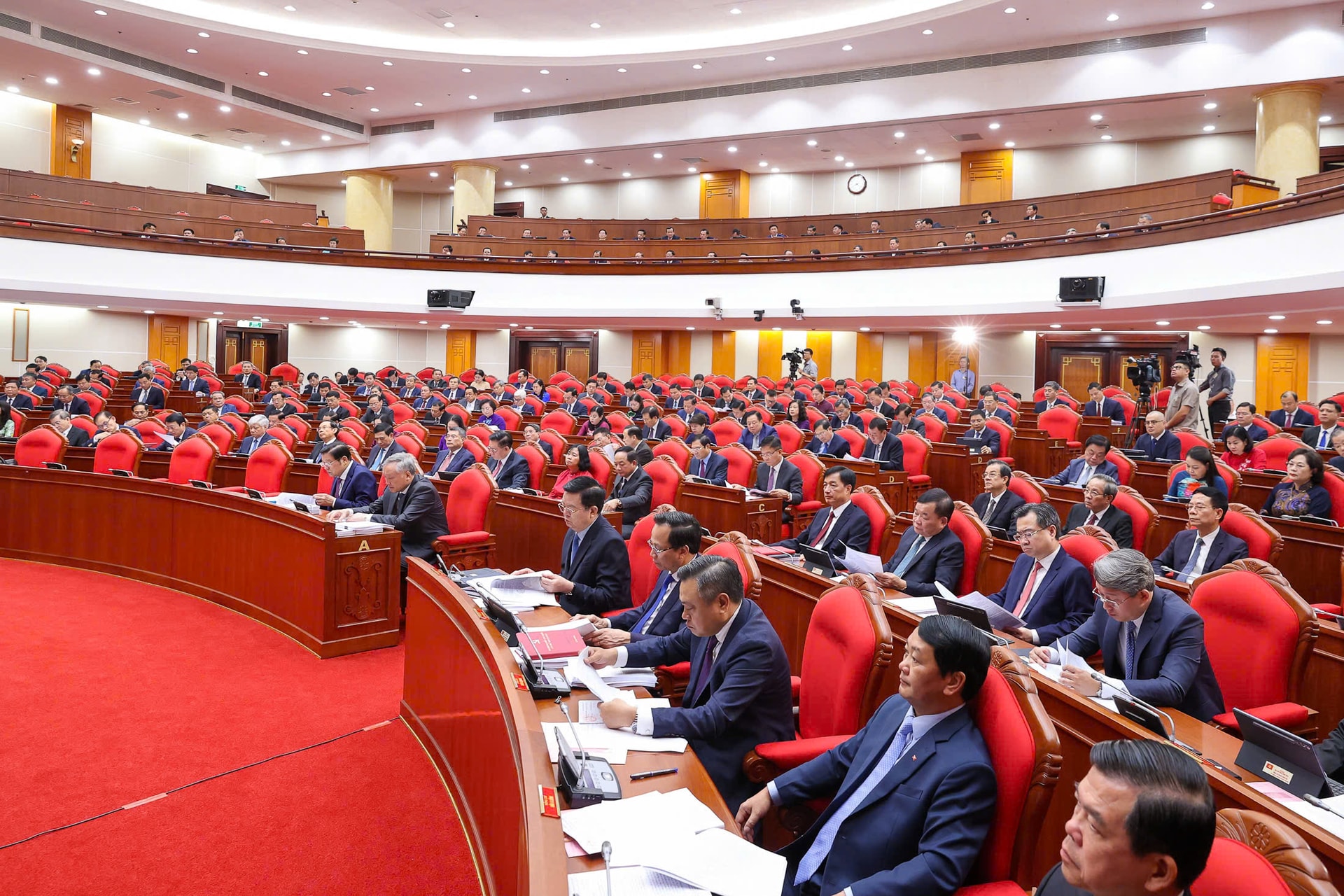 Tổng Bí thư Tô Lâm: Nhân sự là công việc 'đặc biệt hệ trọng', 'then chốt của then chốt' - Ảnh 4.