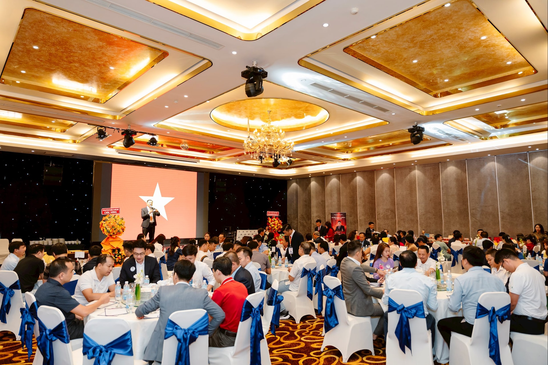 Quang cảnh c