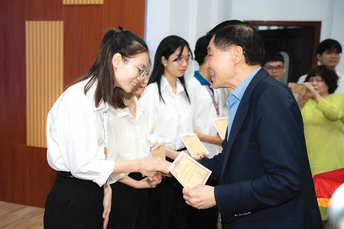 T37 Doanh nhân không chỉ là người kiến tạo giá trị vật chất, mà còn là người gieo trồng giá trị tinh thần cho xã hội