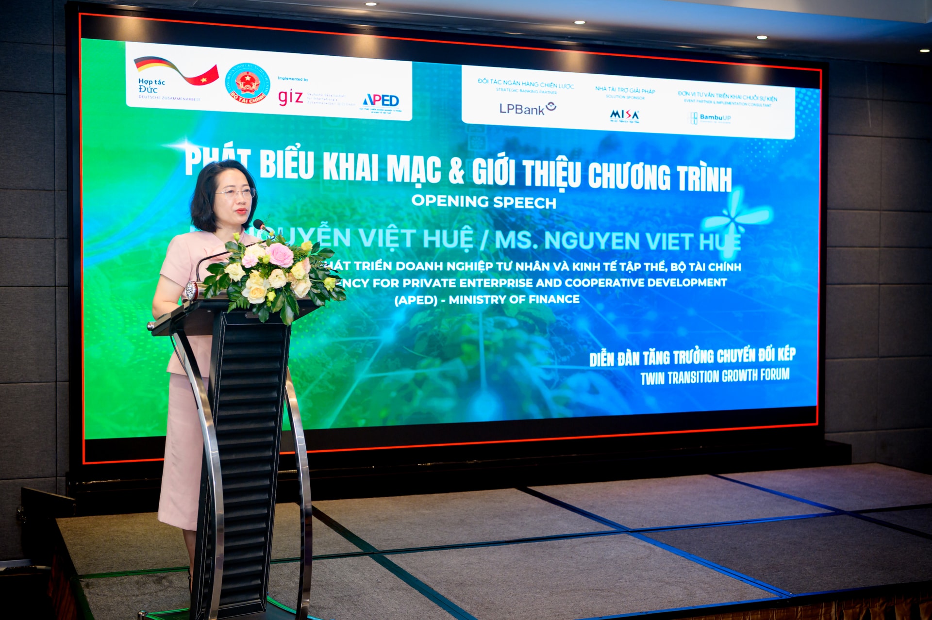 Bà Nguyễn Thị Việt Huệ - Phó Phòng, Cục Phát triển Doanh nghiệp tư nhân & Kinh tế tập thể, Bộ Tài chính