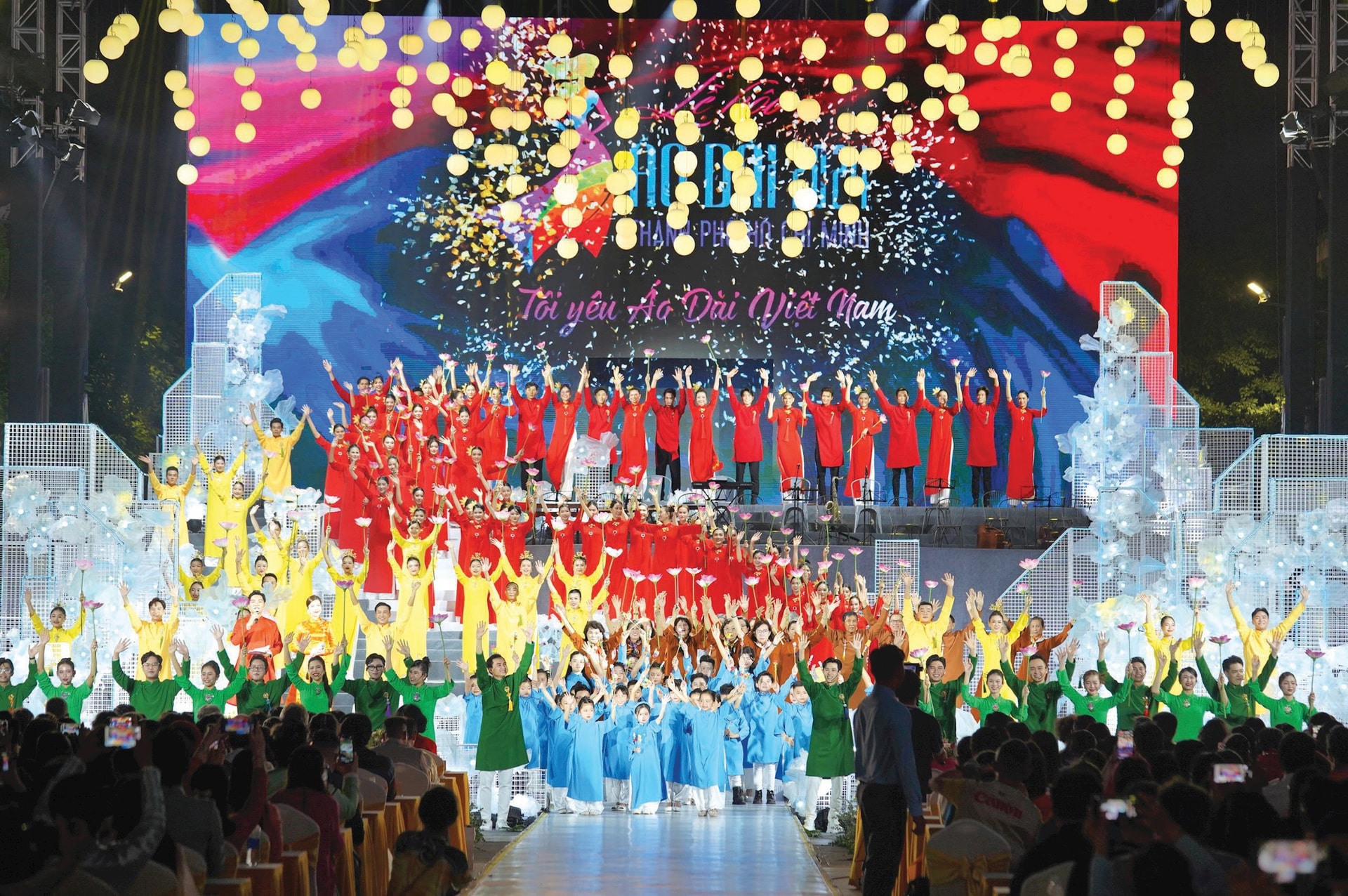 2- Le hoi ao dai TPHCM nam 2025