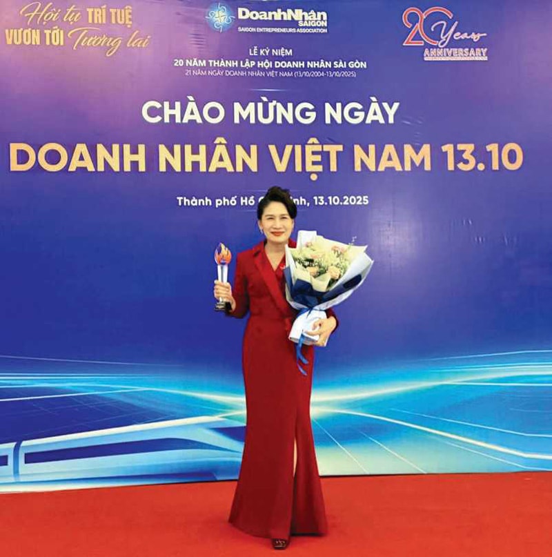 Ba Vo thi Phuong Lan 1