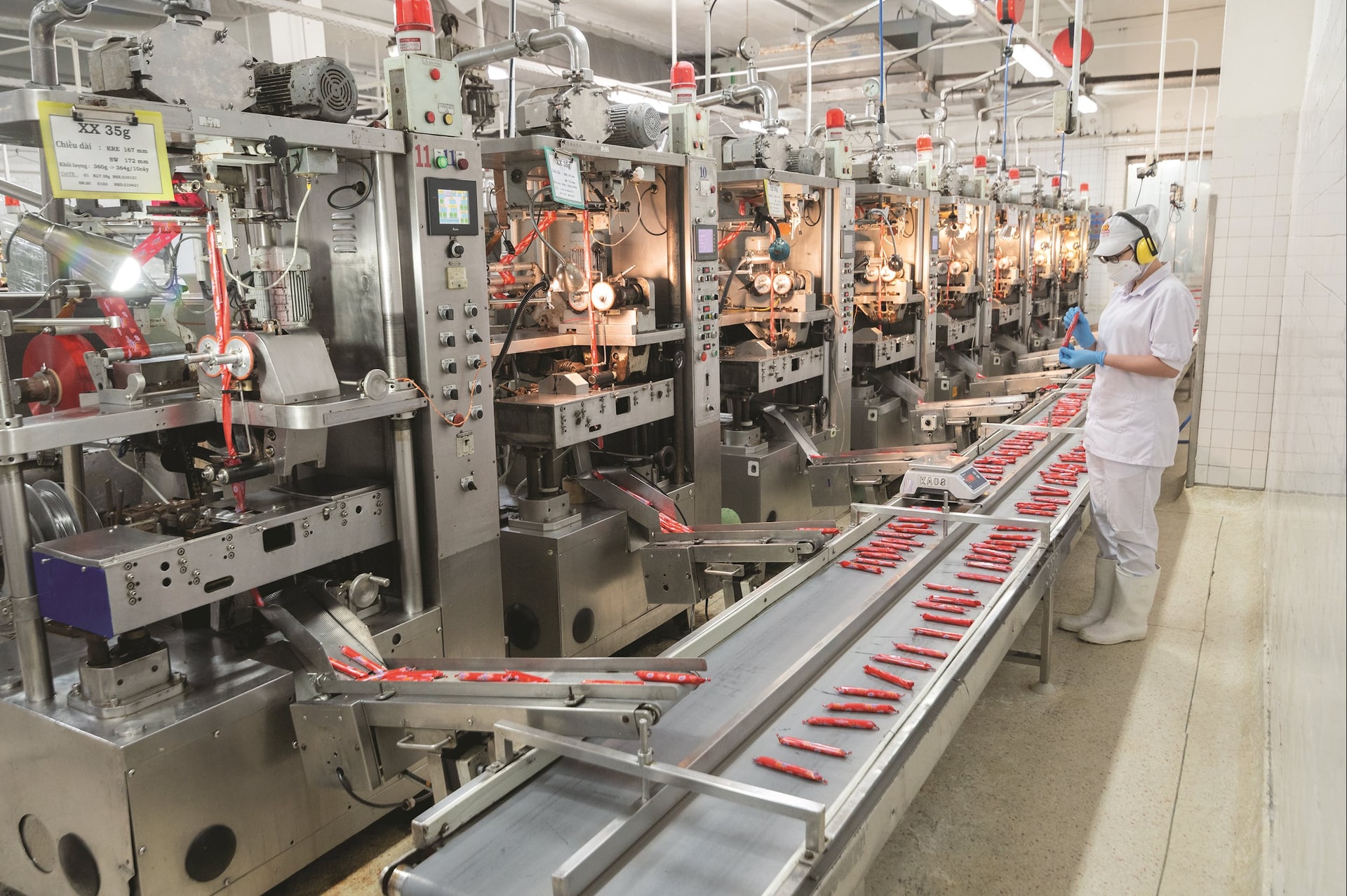 DÂY CHUYỀN SẢN XUẤT XÚC XÍCH TIỆT TRÙNG