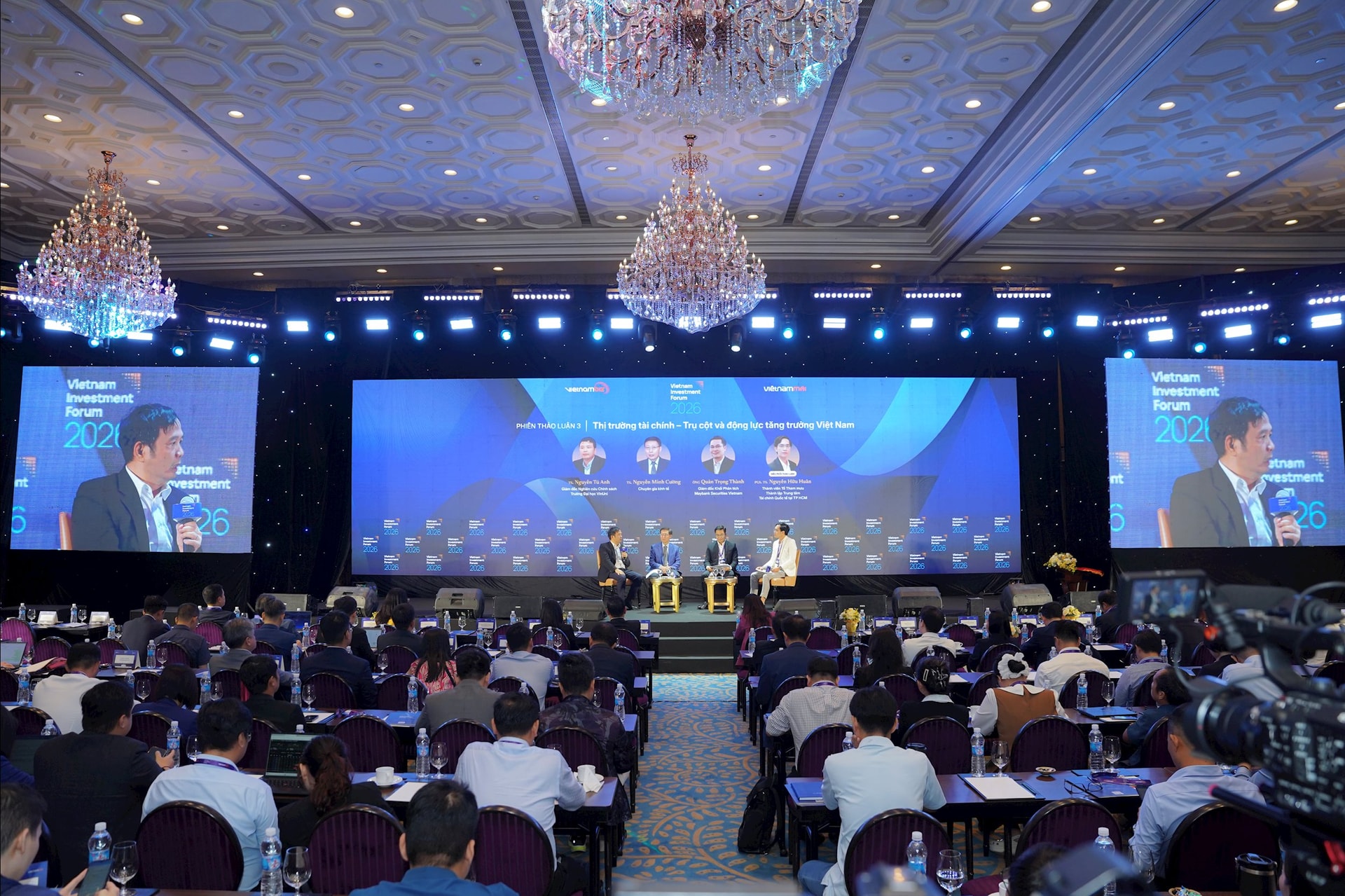 thi truong tai chinh