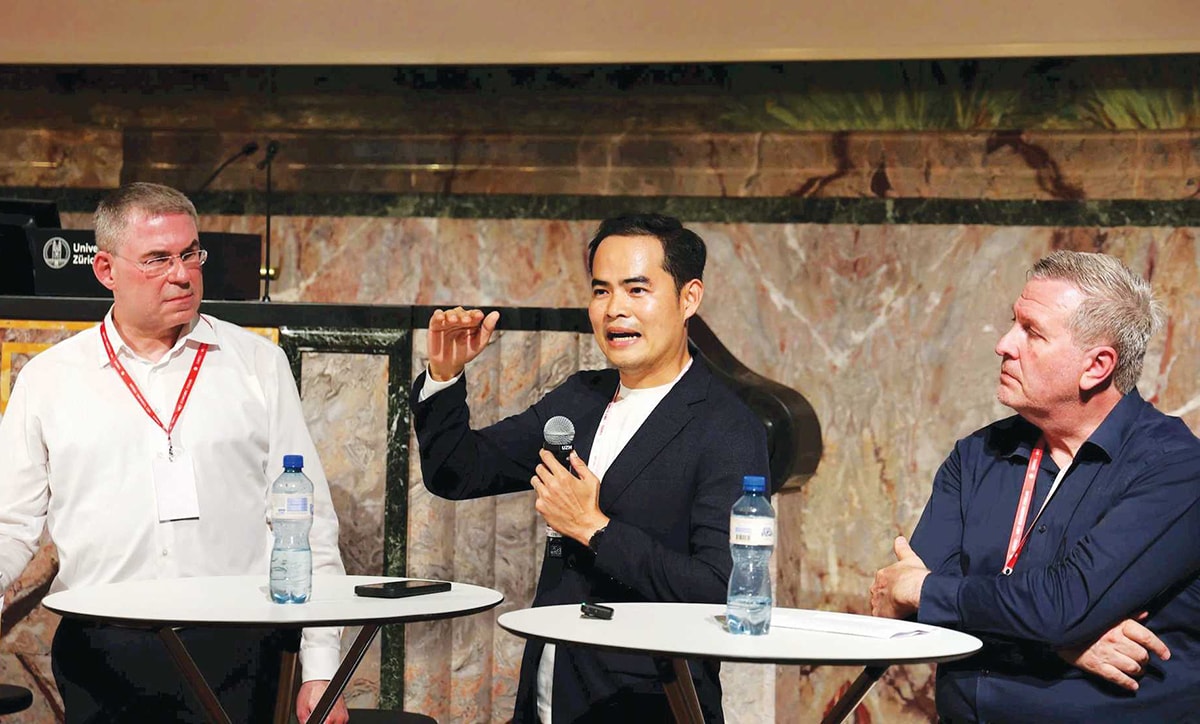 Ông Huỳnh Công Thắng chia sẻ cùng đoàn InnoLab Asia tham gia Ngày Việt Nam 2025 tại Thụy Sĩ với vai trò đối tác chiến lược của Diễn đàn Kinh tế Thụy Sĩ - Việt (SVEF)