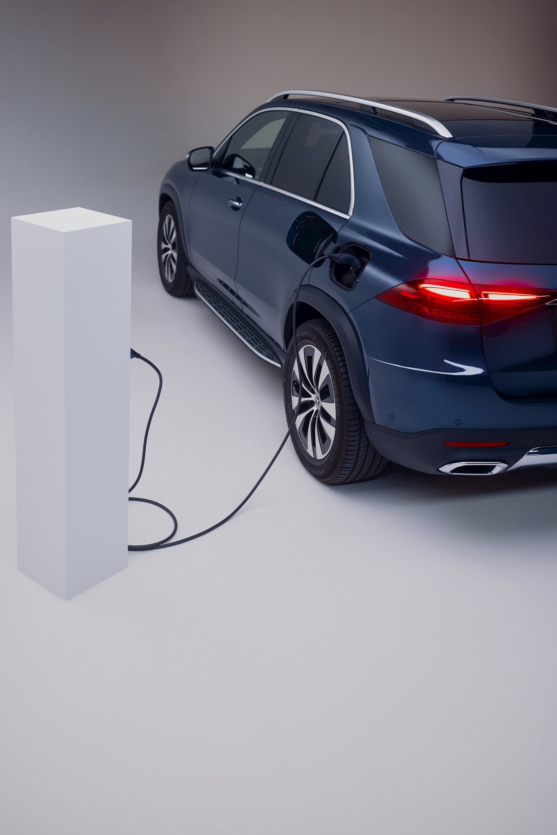 5502883_2212_DC_MB_Social_GLE_SUV_01_0370 2 original