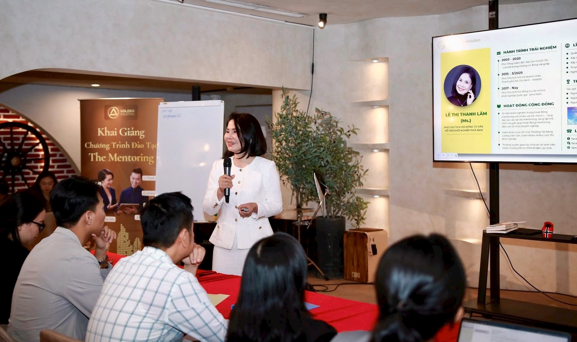 Bà Lê Thị Thanh Lâm - Nguyên Phó tổng giám đốc Công ty Saigon Food là giảng viên chương trình