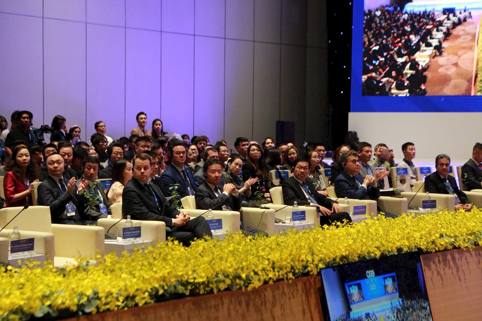 tập thể toàn cảnh (1)