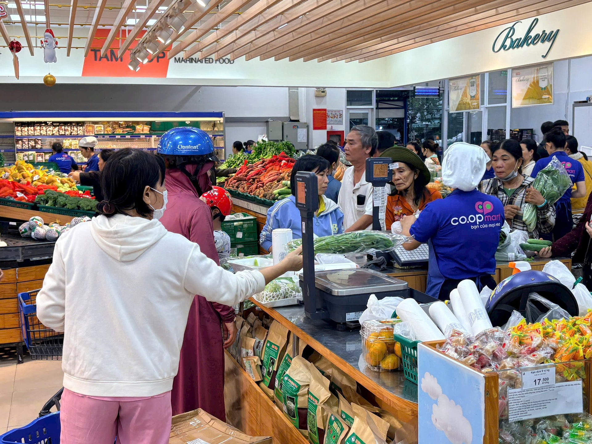 Co.opmart Tuy Hòa đảm bảo nguồn hàng tươi sống và giá bình ổn