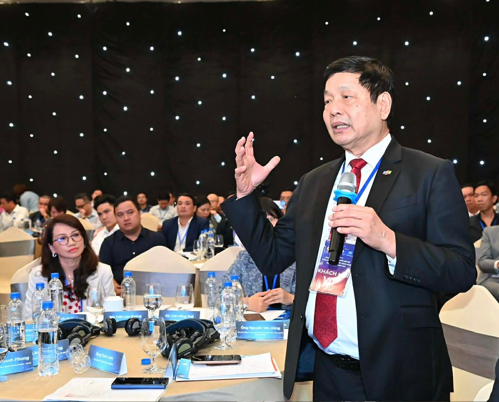Chủ tịch FPT Trương Gia Bình phát biểu - ảnh Việt Dũng SGGP - 03