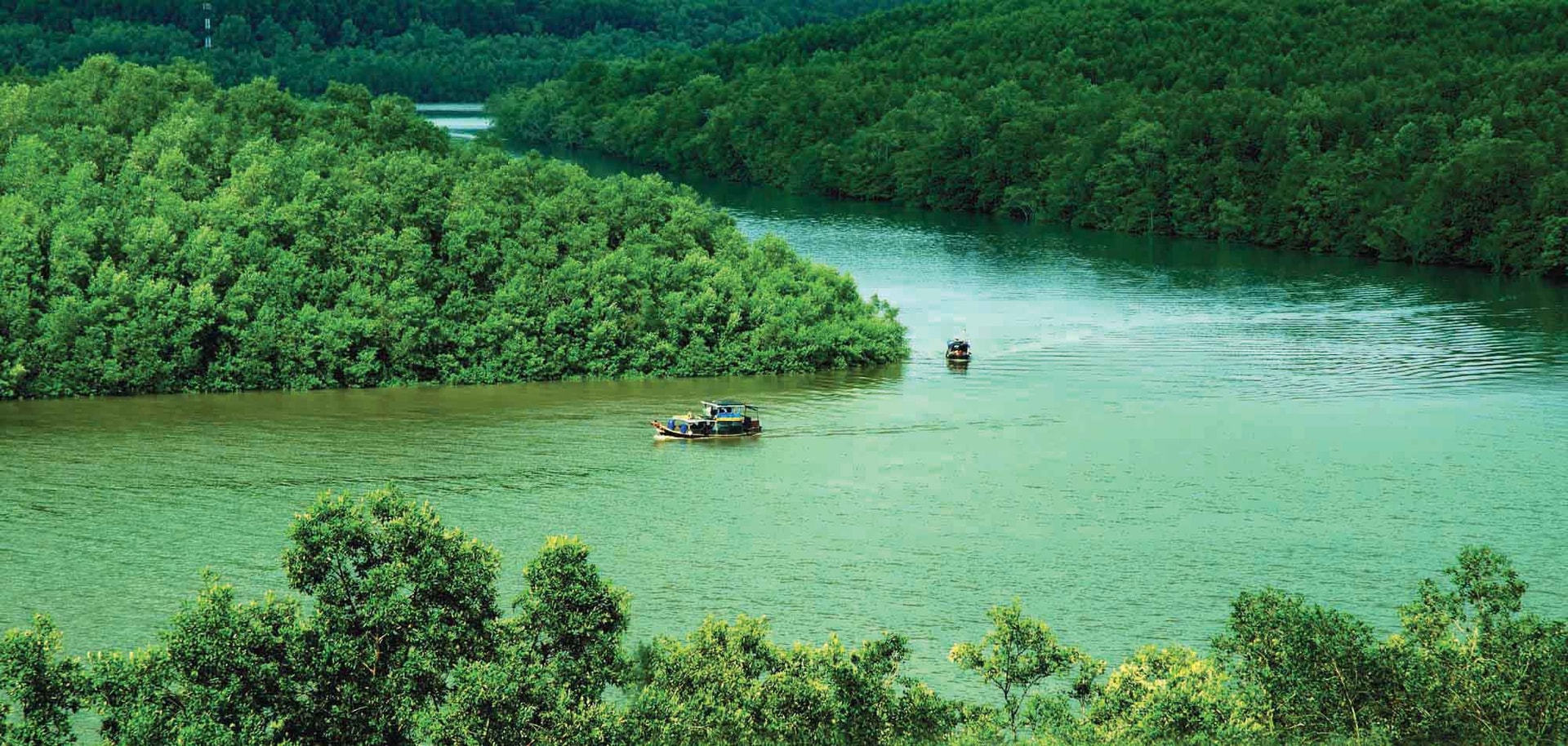 Nội dung quan trọng nhất của việc quản trị bền vững vốn tài nguyên là tăng cường bảo vệ môi trường tự nhiên