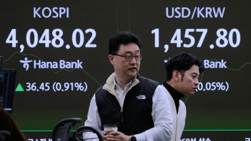 asian-markets-slide-amid-economi.jpg