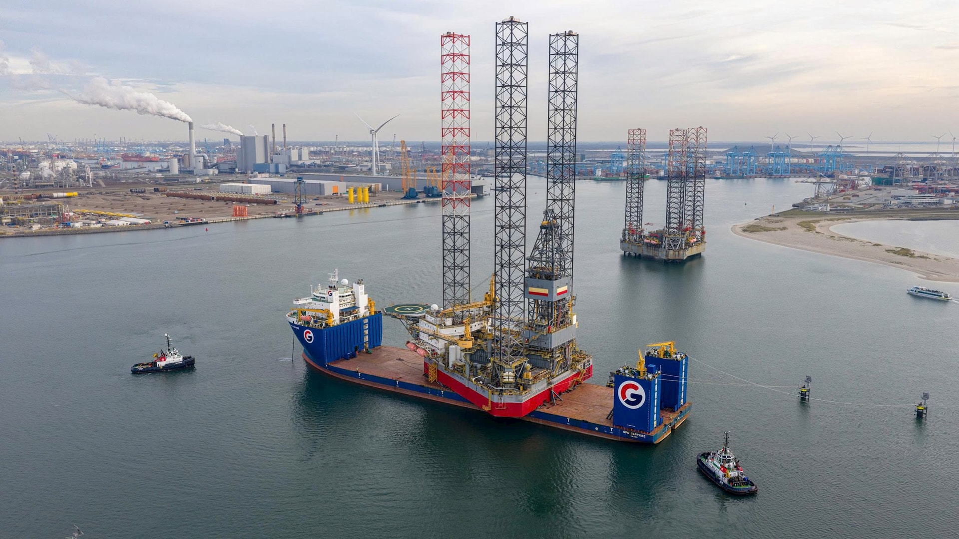 Giàn IX lên heavy lift vessel.pic 3