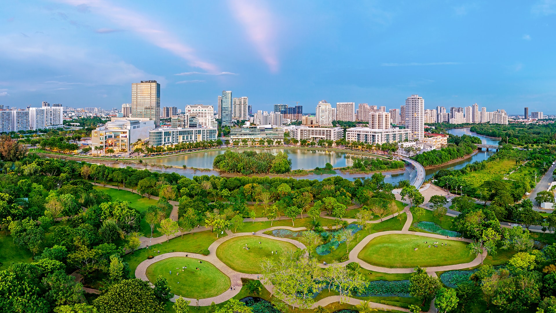 9-TP.HCM hướng đến khu đô thị xanh- Lê Hoàng Mến.- (1)