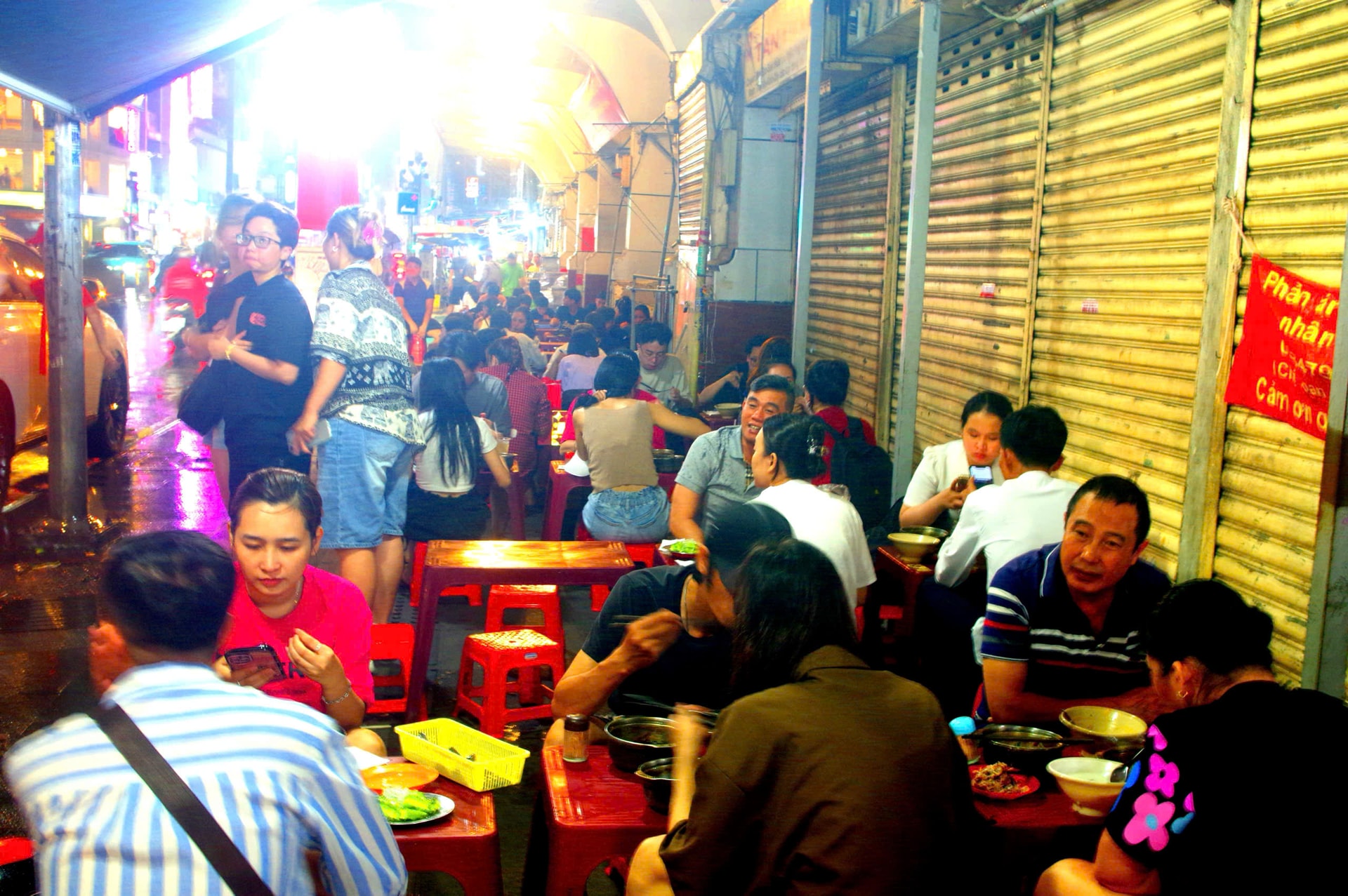 Ẩm thực đường phố - bản sắc riêng ở TP.HCM