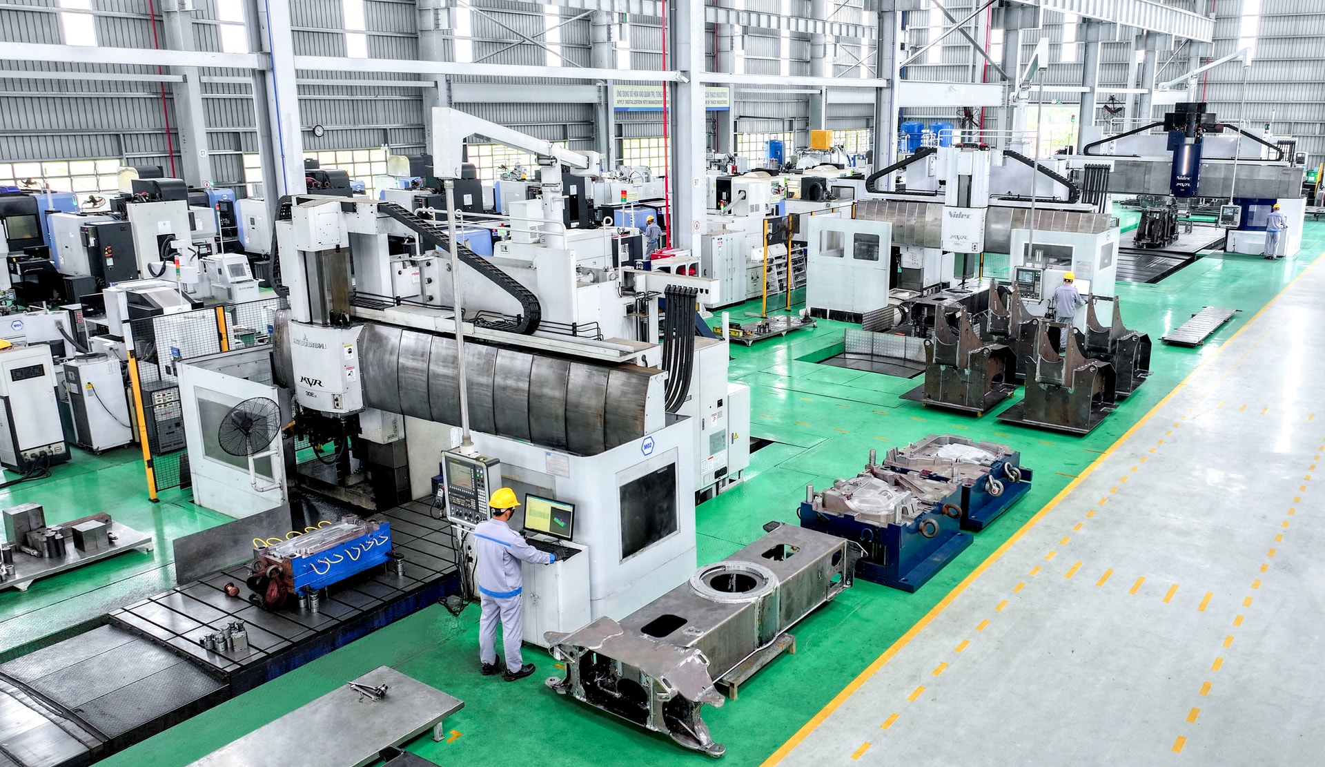 3. Hệ thống máy phay giường tại Nhà máy Khuôn mẫu và Gia công chính xác cao (thuộc THACO INDSUTRIES) (1)