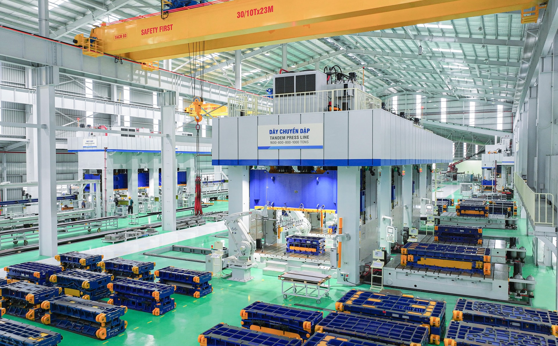5. Dây chuyền dập cabin liên hợp tại Nhà máy Khung thân vỏ (thuộc THACO INDUSTRIES)