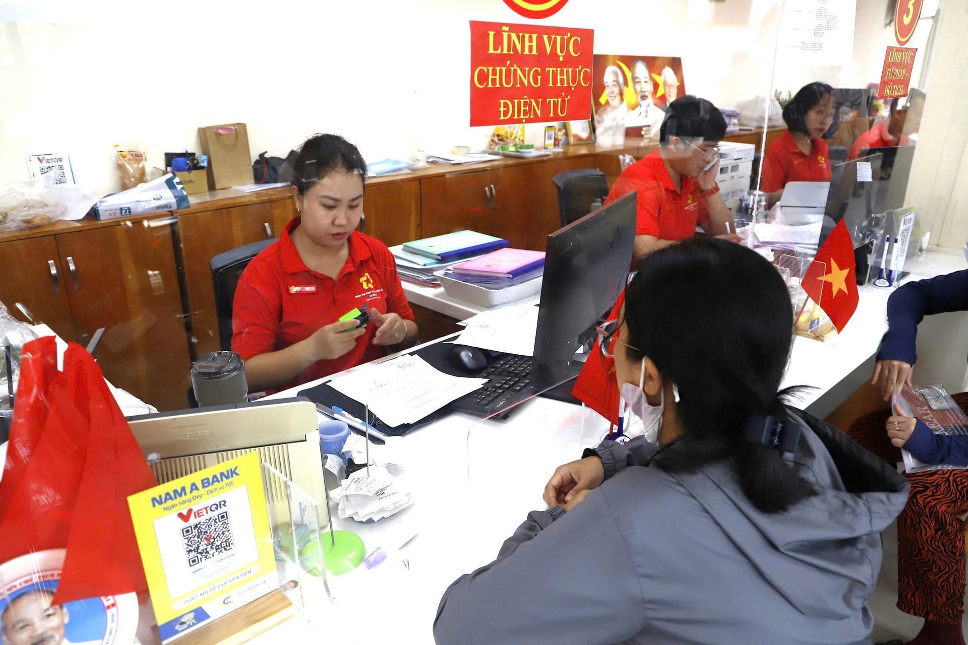 Thủ tục chứng thực điện tử tại xã Nhà Bè