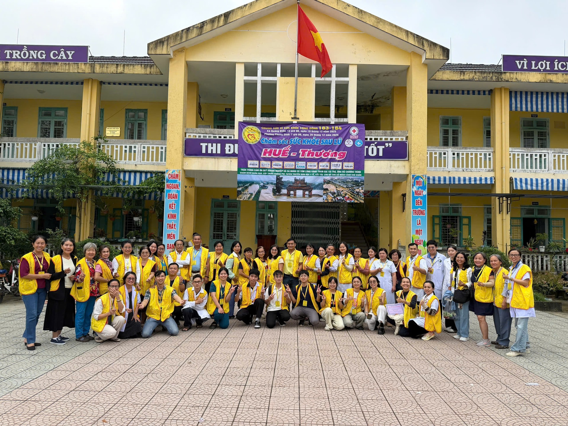 Lực lượng y bác sĩ, dược sĩ tham gia 2 chương trình