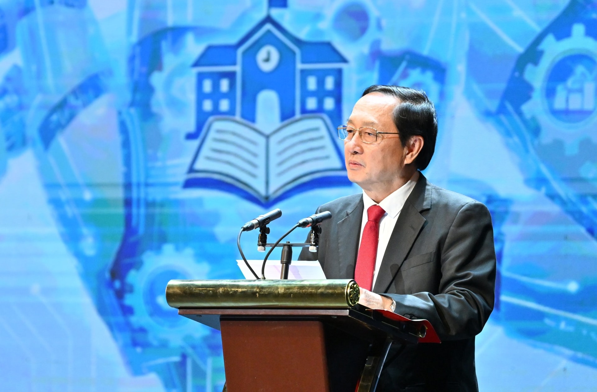 pho-truong-ban-tuyen-giao-va-dan (1)