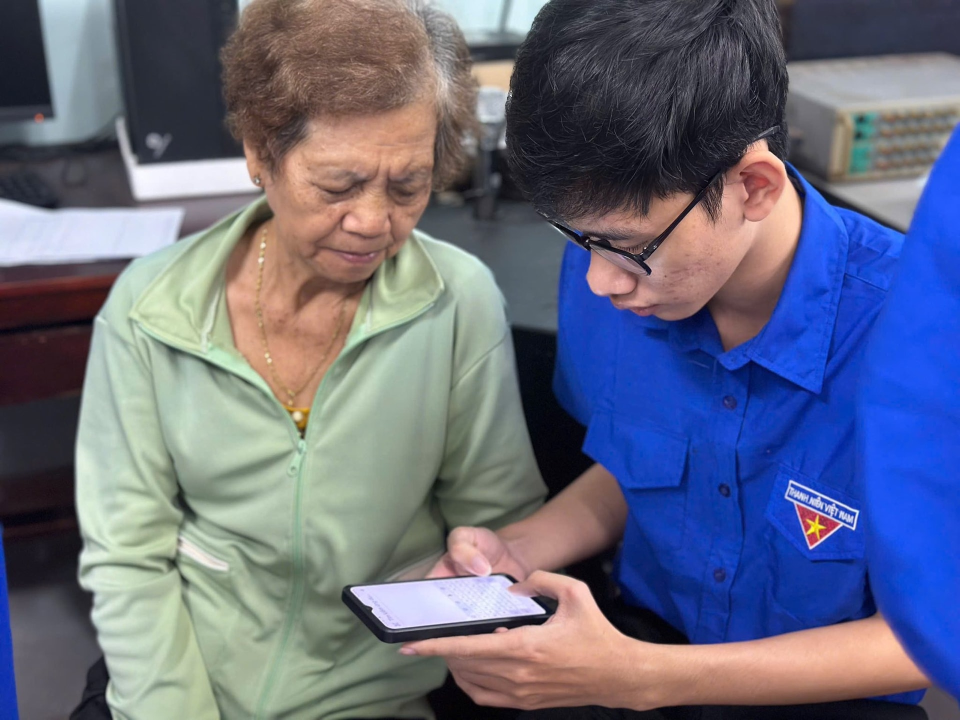 Chiến dịch thi đua “30 ngày - Chung tay xây dựng chính quyền số” mở đầu chuỗi hoạt động tình nguyện đồng hành cùng người dân chuyển đổi số được phường Thủ Dầu Một triển khai trong tháng 12:2025 